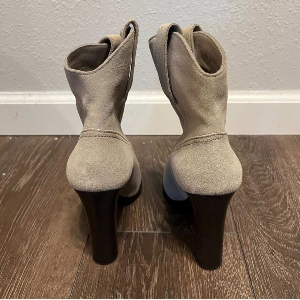 Burberry Western Suede Heeled Boots. EU Size. 38. - Picture 6 of 11